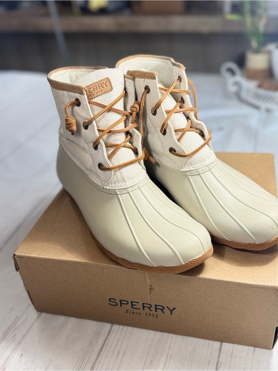 Sperry Shoes - Sperry Saltwater Metallic Ivory Duck Boots – Women’s Size 12